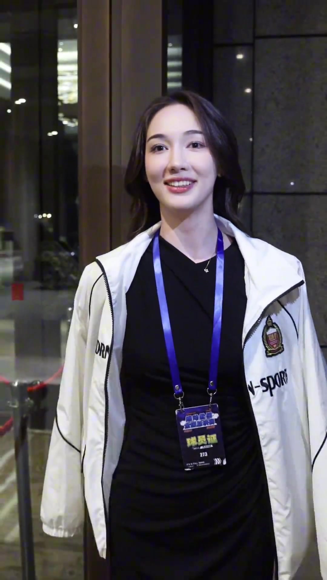 楊政女友孟雅芳笑出法令紋來(lái)也沒(méi)事 開(kāi)心最重要
