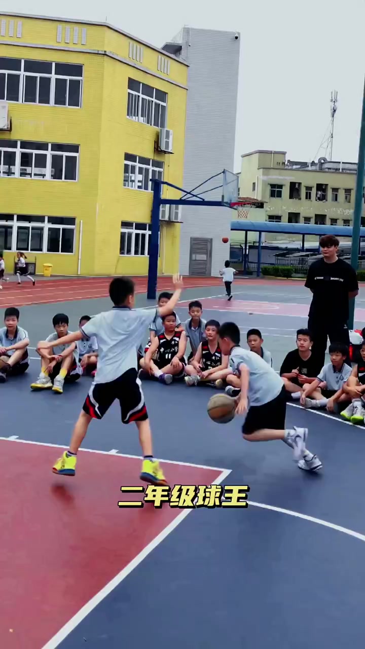 無法想象這是一個(gè)二年級(jí)小學(xué)生的實(shí)力吊打幾個(gè)六年級(jí)的