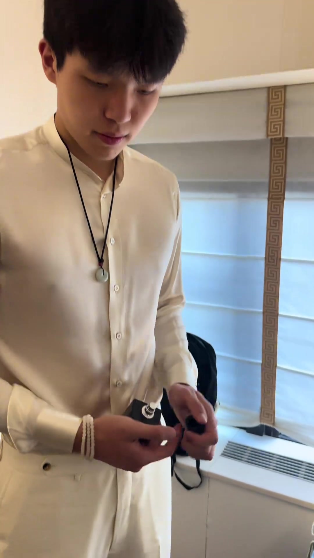 自信楊瀚森選秀大會(huì)出發(fā)前露出鬼魅一笑 自信楊瀚森選秀大會(huì)出發(fā)前露出鬼魅一笑