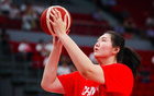 中國(guó)女籃大勝51分，7人得分上雙，張子宇首秀亮眼。