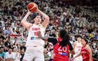 女籃大勝后遇困境，張子宇效率低，宮魯鳴需反思。