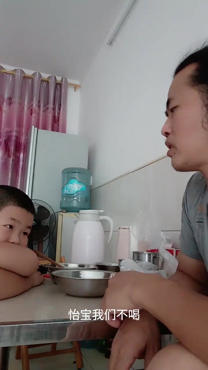 沒(méi)必要吧?球迷立誓國(guó)足一天不解散怡寶不喝耐克不買