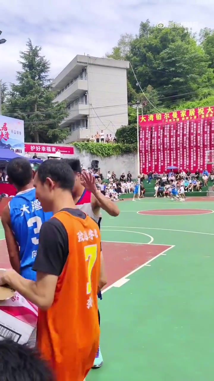 希望以后的規(guī)則能夠適當?shù)闹萍s一下這種防守