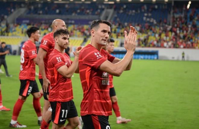 足球報(bào)：業(yè)內(nèi)人士認(rèn)為，蓉城3-0開啟亞洲頂級俱樂部之路